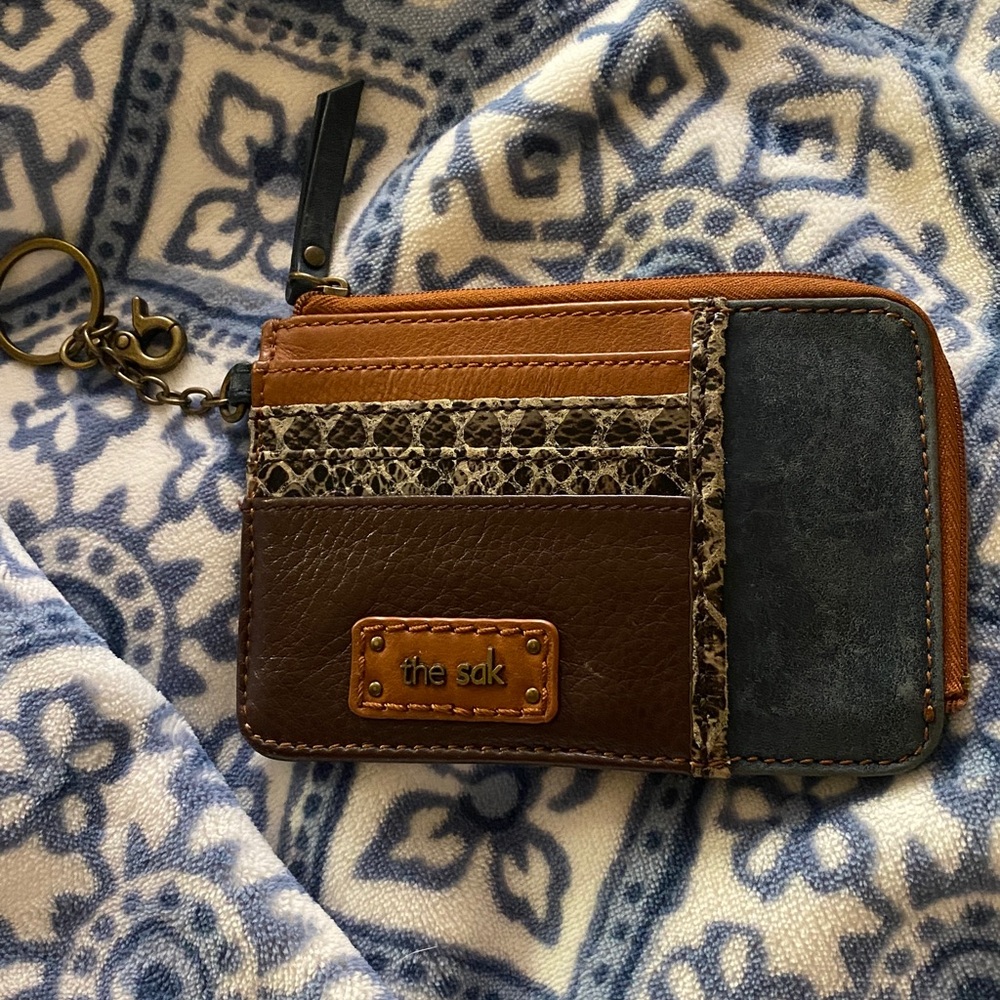 The sak • key chain wallet